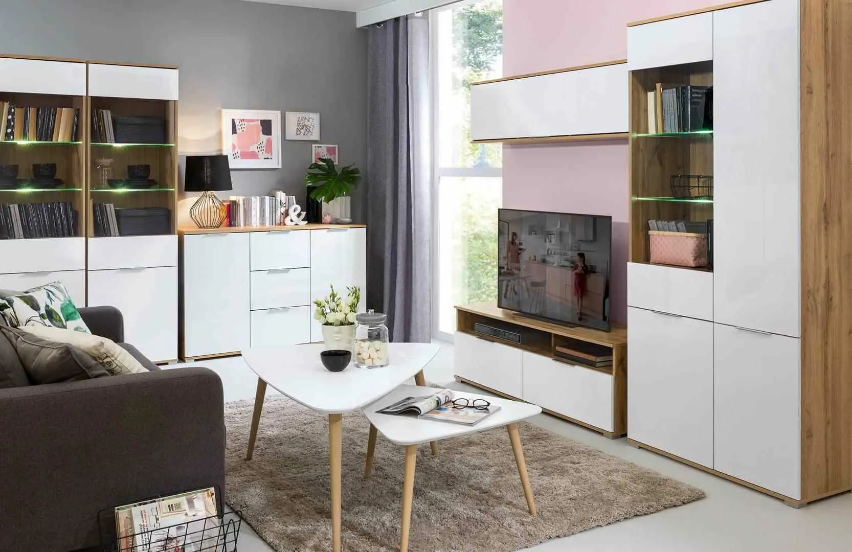 BA-RW105842-5 Moderni vitrinos spintelė su stiklinėmis durelėmis ir lentynomis