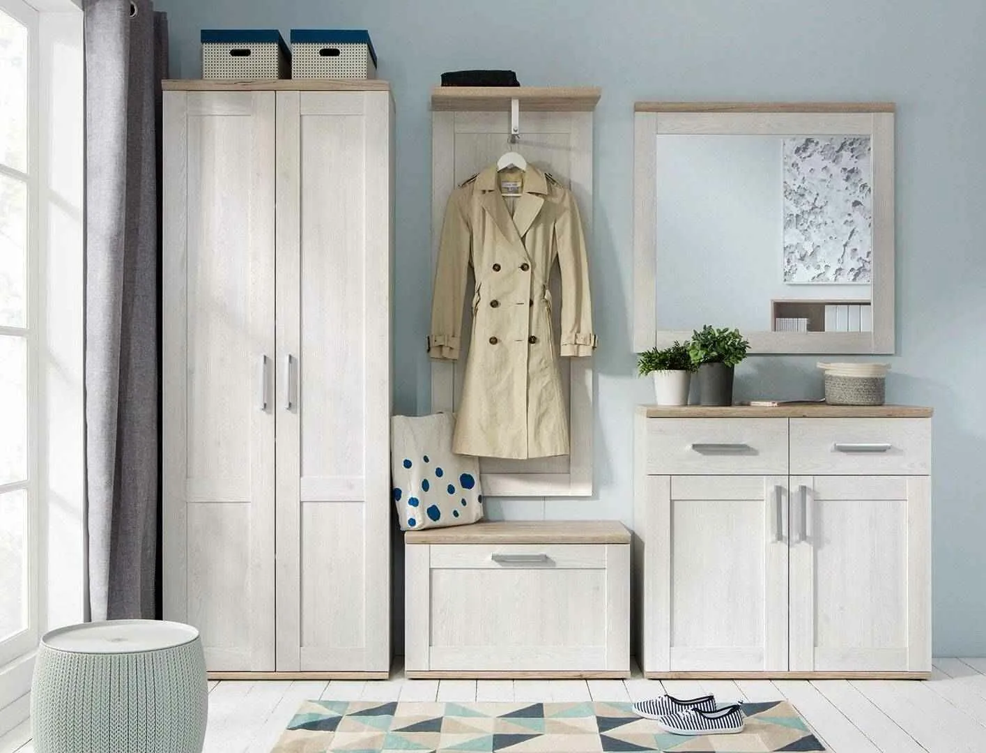 BA-RW106153-5 Stilinga komoda RW106153 su moderniomis detalėmis