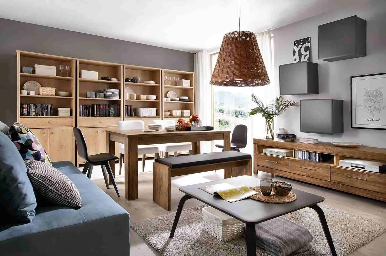 BA-RW105003-4 Šiuolaikiškas minkštasuolis su elegantišku audiniu ir medinėmis kojelėmis