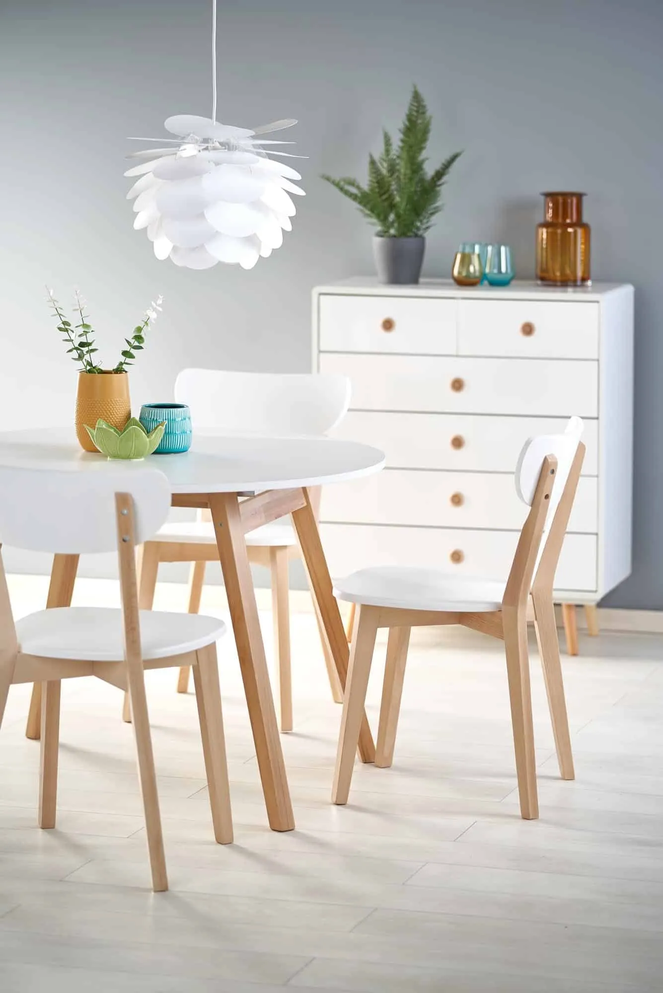 ZO-ZF101929-4 RUBEN ext. staliukas moderniam interjerui su elegantiškomis detalėmis