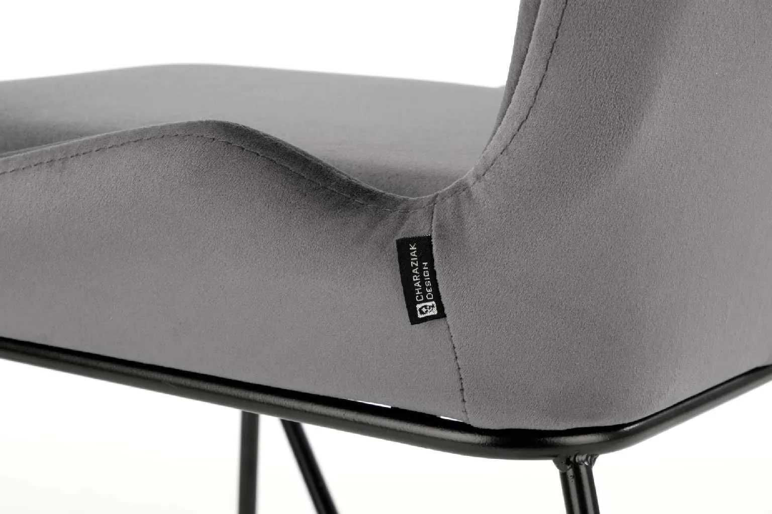 ZO-ZF101632-2 Pilka K454 kėdė moderniame interjere su elegantišku dizainu
