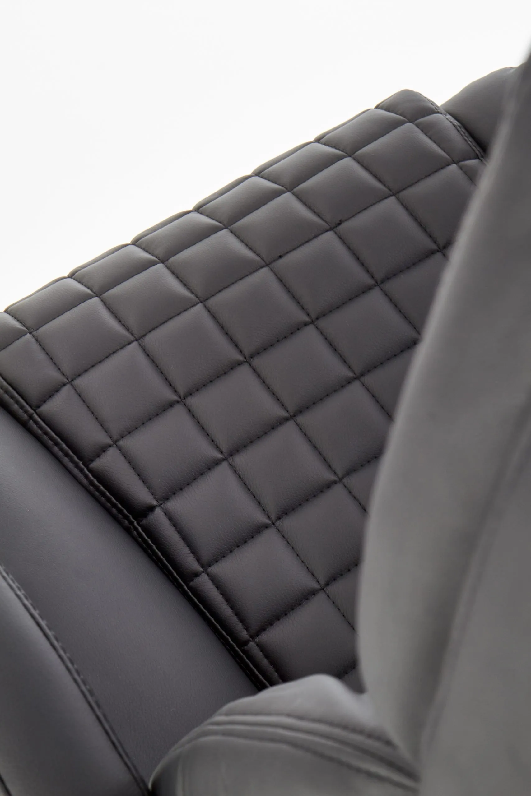 ZO-ZF100921-3 Juoda biuro kėdė KING o. chair su ergonomišku atlošu