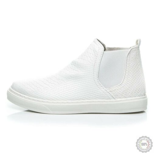 Balti laisvalaikio batai CNB