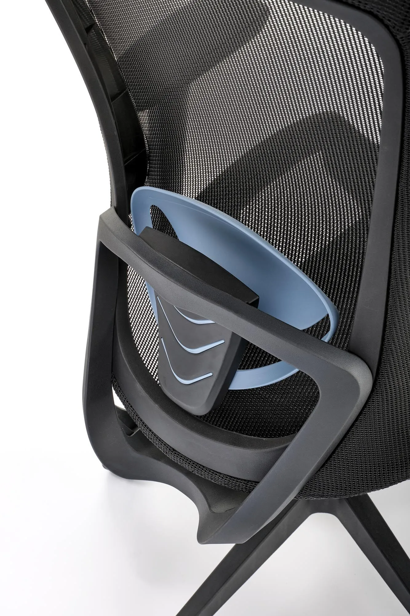 BA-HA105759-2 Juoda biuro kėdė su ergonomišku atlošu ir ratukais