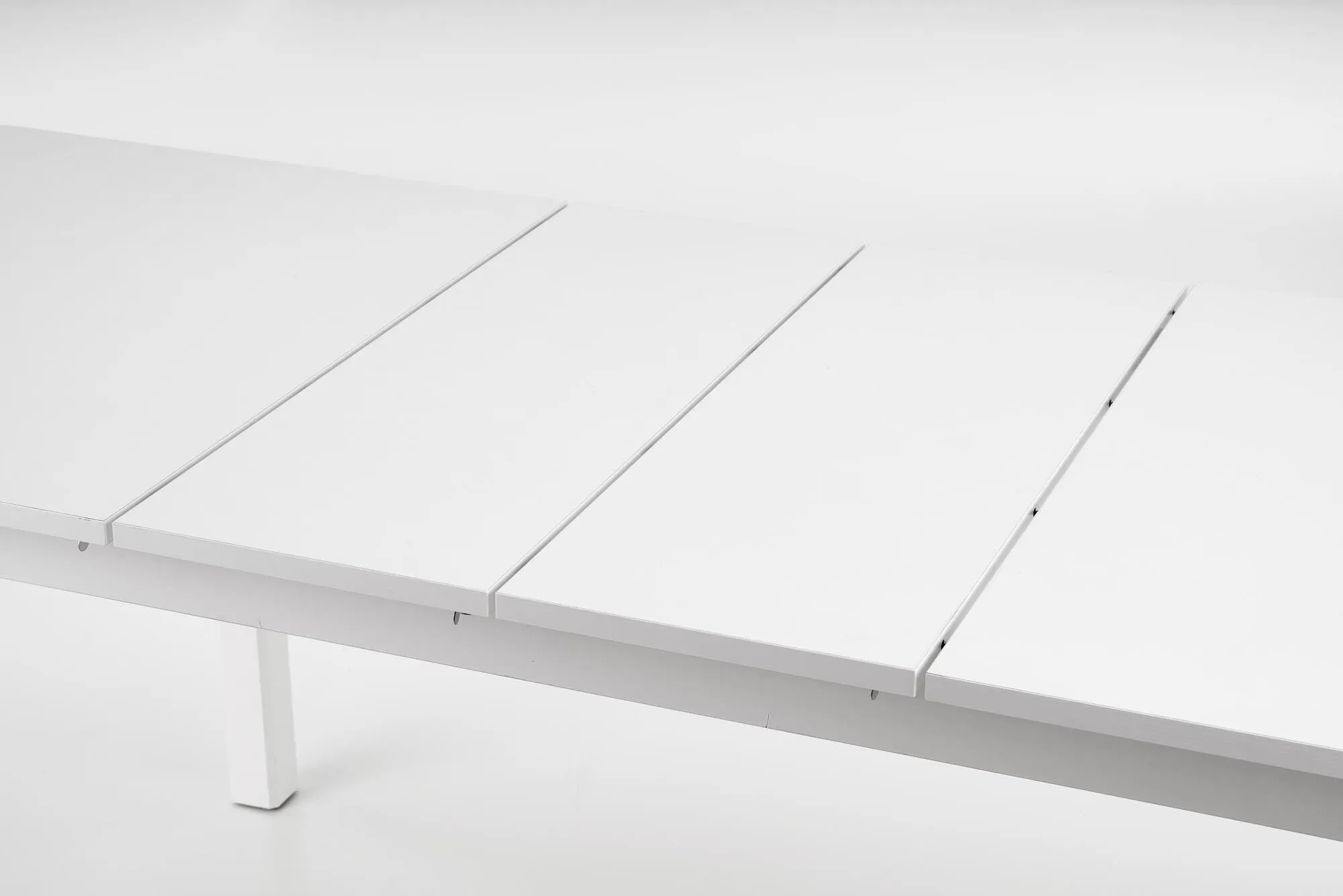 BA-HA105846-9 Modernus stalas HA105846 su elegantišku dizainu