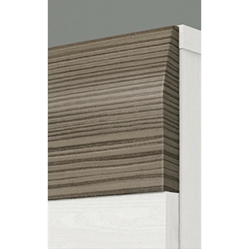 BA-SG100444-2 Balta komoda BLANCO 07 su moderniomis juodomis rankenomis