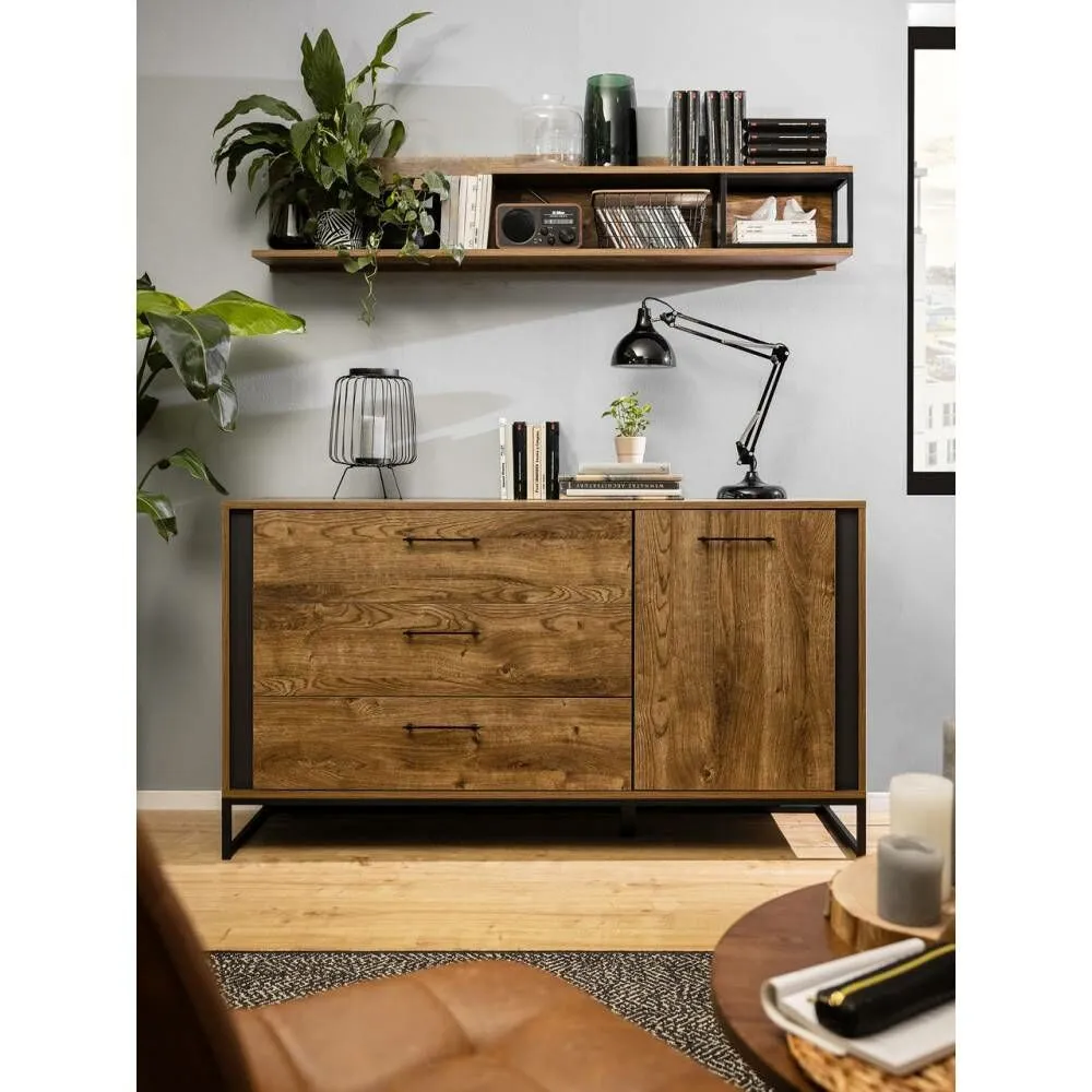 BA-SG101563-6 Moderni spinta LUTON su stalčiais ir dviem durimis