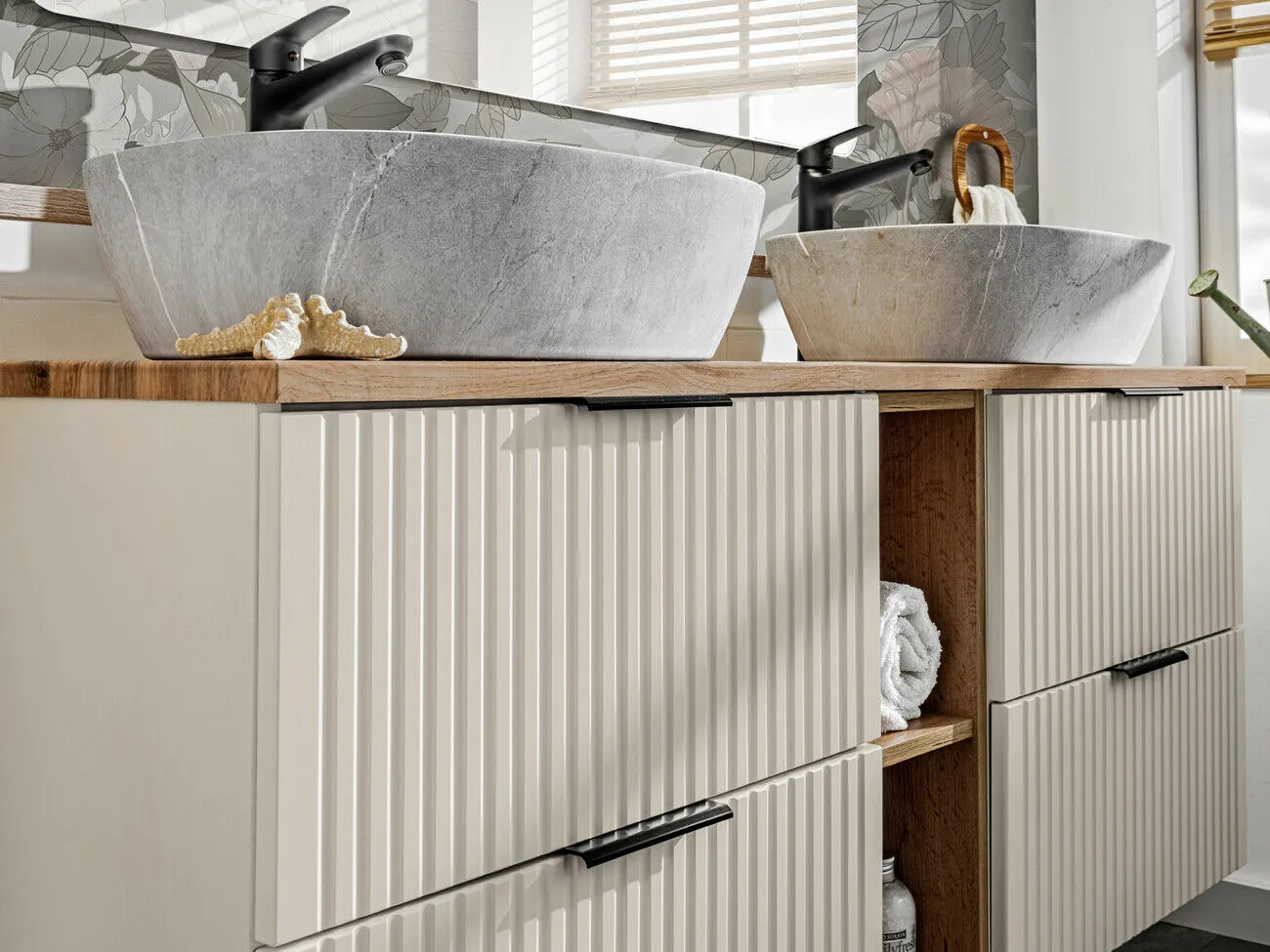 BA-VL100032-4 60 cm komplektas su stalviršiu moderniam vonios interjerui