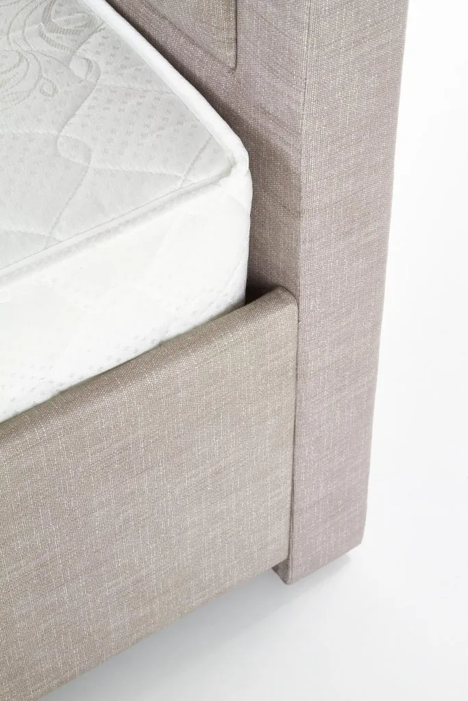 ba-mb000825-8 Moderni lova MB000825 su elegantišku minkštu galvūgaliu