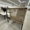 Modernus lauko baldų komplektas su sofa ir stalu terasoje