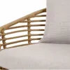 Elegantiška pilka sofa su minkštomis pagalvėmis moderniam interjerui