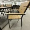 Moderni MB001270 kėdė su elegantišku dizainu